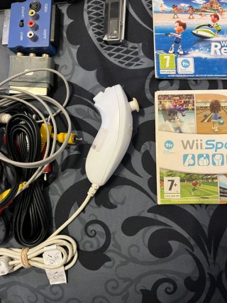 Consola Wii + Guitarra + Juegos