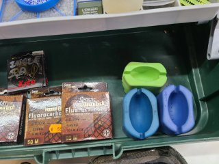 Caja de pesca con accesorios