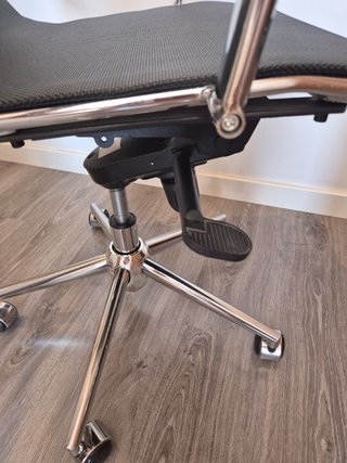 Silla Oficina DOMI Cromada y malla de fibra