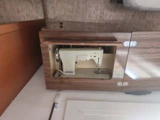 Máquina de coser Wertheim con armario