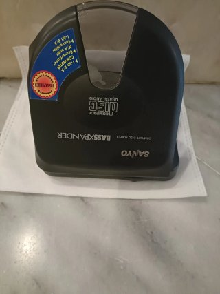 Reproductor CD Sanyo BassXpander Portátil
