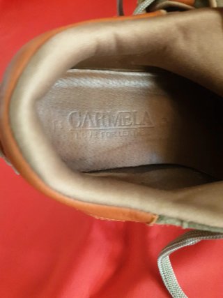 Zapatos de trekking marrones y verdes