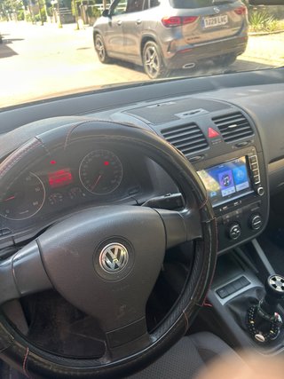 Volkswagen Golf 2004