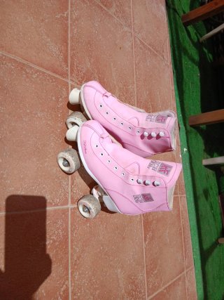 Patines rosas de 4 ruedas talla 36