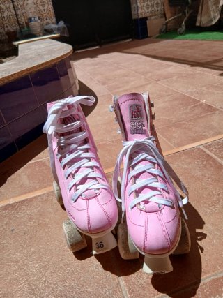 Patines rosas de 4 ruedas talla 36