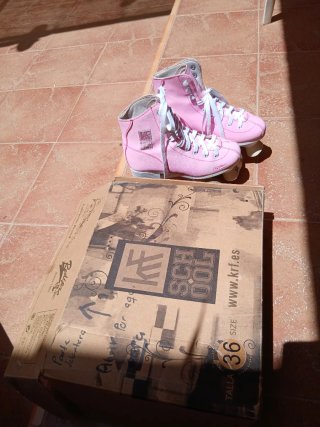 Patines rosas de 4 ruedas talla 36