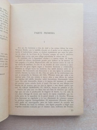Cuatro libro clásicos de Ciencia ficción.