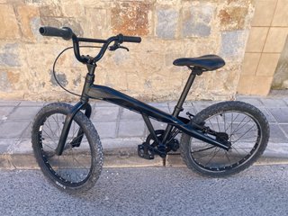 Bicicleta BMX Negra Infantil