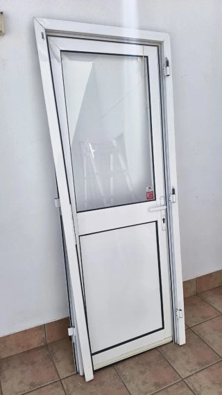 Puerta y ventanas aluminio blanco