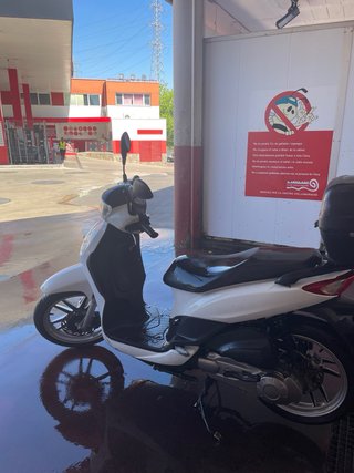 Peugeot Scooter Blanca Automática