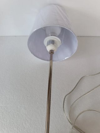 Lámpara de mesa Zara Home plata y blanco