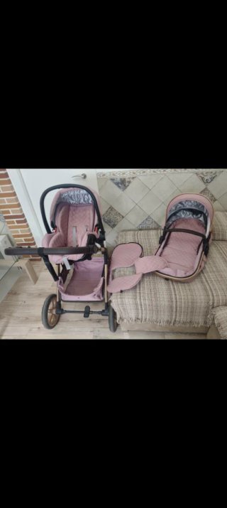 Cochecito bebé rosa con capazo y silla
