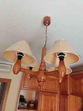 lámpara  techo  de madera