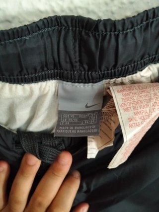 Pantalón deportivo Nike gris