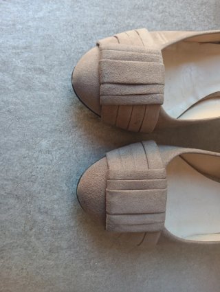 Zapatos de tacón beige