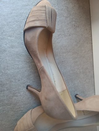 Zapatos de tacón beige