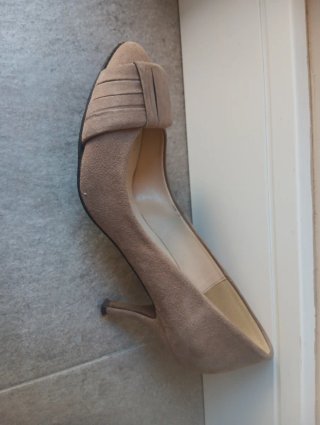 Zapatos de tacón beige