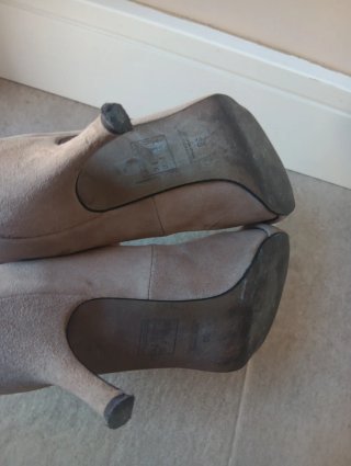 Zapatos de tacón beige