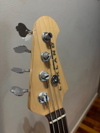 Bajo Lakland Skyline 44-64 Precision Bass Sunburst