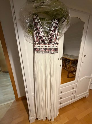 Vestido de fiesta blanco y multicolor