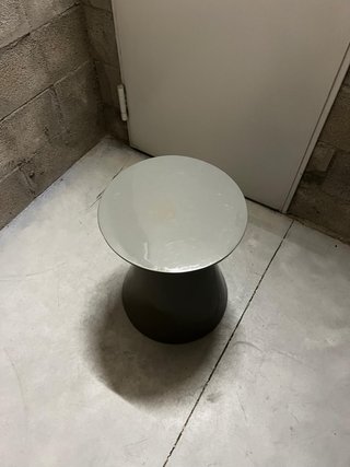 Taburete moderno gris
