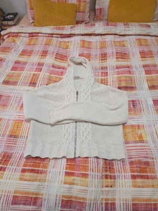 Chaqueta Pepe jeans entretiempo con capucha.