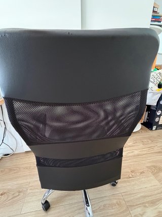 Silla de oficina ergonómica negra