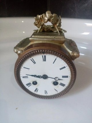 Reloj de PH MOUREY antiguo dorado