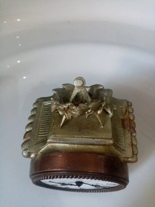 Reloj de PH MOUREY antiguo dorado