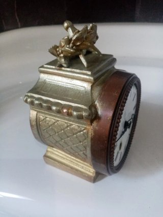 Reloj de PH MOUREY antiguo dorado