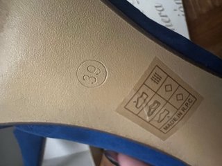 Zapatos de tacón azul para fiesta