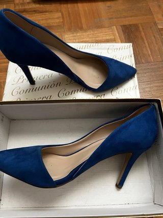 Zapatos de tacón azul para fiesta
