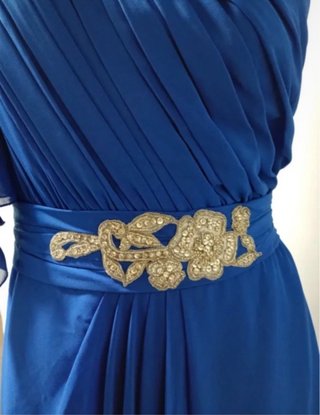 Vestido Pronovias azul asimétrico sexy dreapeado