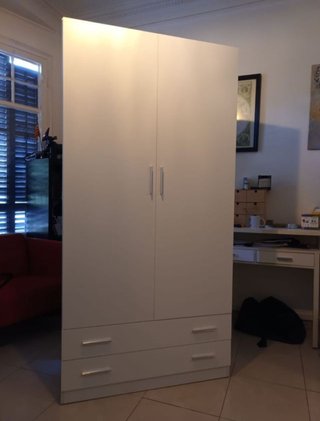Armario blanco 3 puertas y 4 cajones