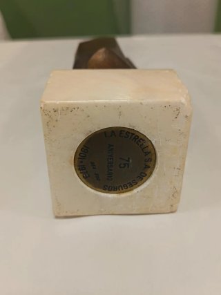 Scultura moderna in bronzo e pietra