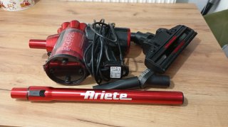 Aspiradora Ariete Handy Force 2761 Roja