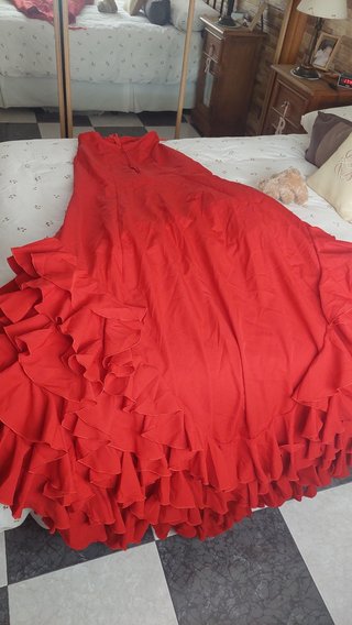 Bata de cola flamenca roja
