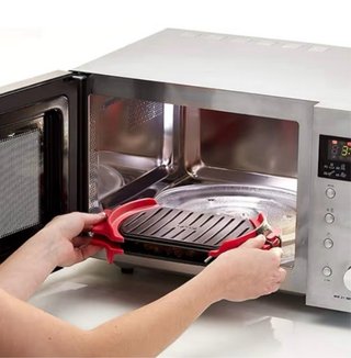 Utensilio Lekue para cocinar parrilla