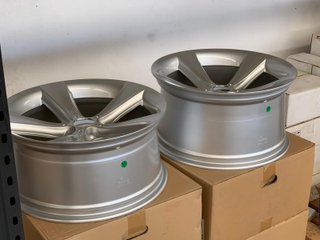2+2 llantas en 9 y 10x19 5x120 para serie 5