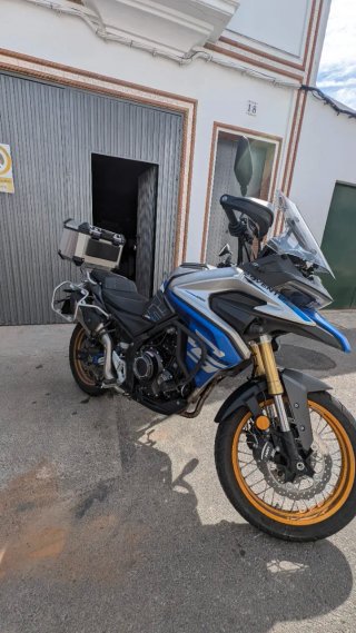 Voge 525 DSX con kit de maletas original
