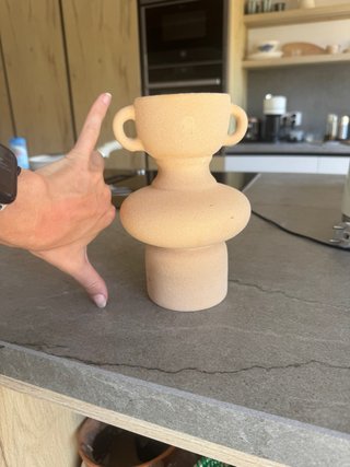 Jarrón de cerámica beige