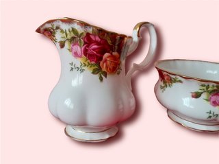 Lechera y azucarero Royal Albert Old Country Roses
