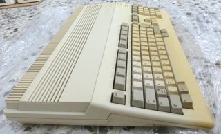 Commodore Amiga 500 en caja. Red Led. ROM 1.2
