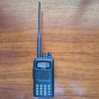 EMISORA Yaesu FT-60E Transceptor VHF/UHF FM+extras