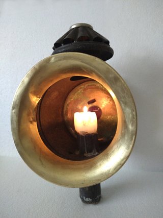 Farol antiguo de carruaje para decoración