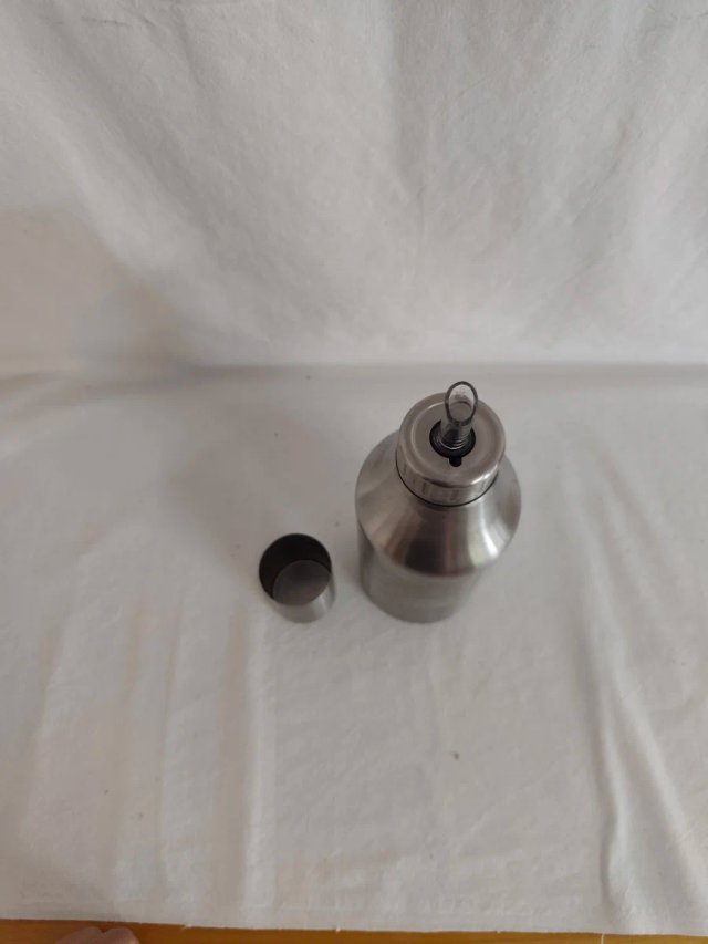 Aceitera Acero Inox. Antifugas 1L