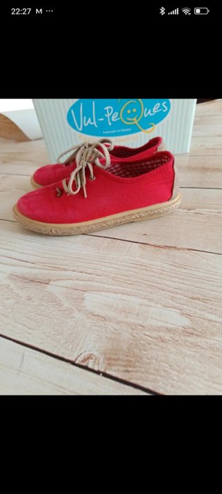 Zapatillas de tela rojas