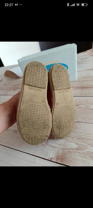 Zapatillas de tela rojas