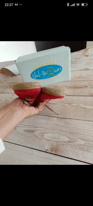 Zapatillas de tela rojas