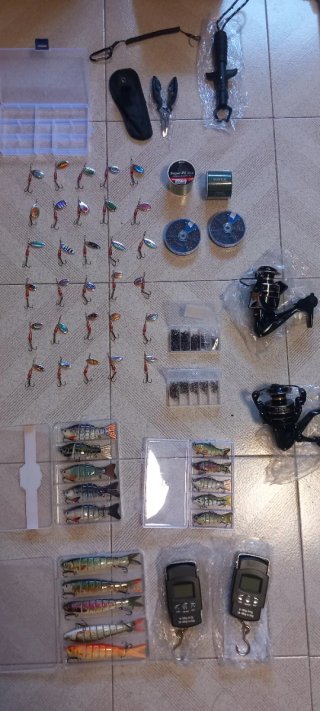 Kit pesca completo señuelos y cañas